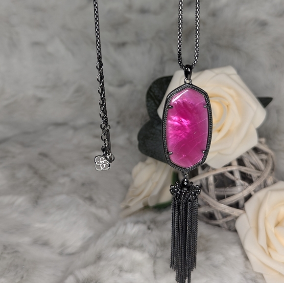 Kendra Scott Rayne Necklace with Pink Illusion Stone in Gunmetal. - Picture 2 of 5